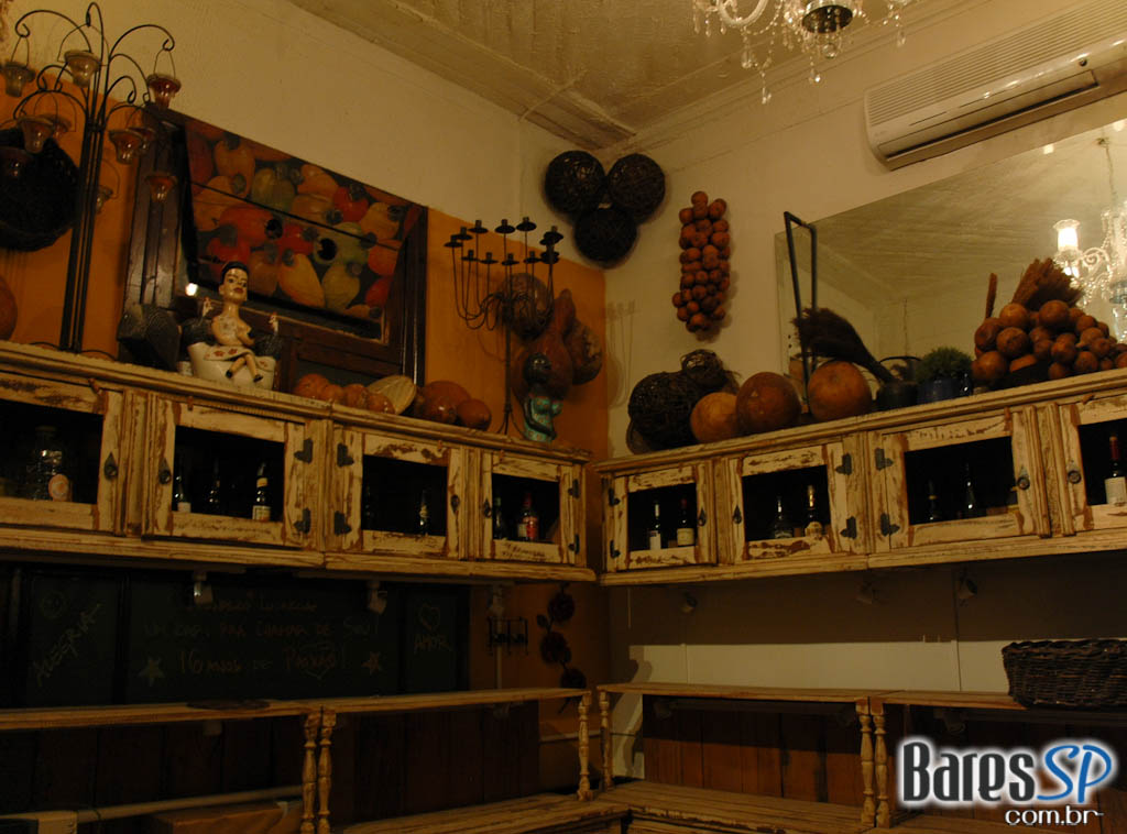 Vozes da MPB animam véspera de feriado no Barnaldo Lucrécia Vozes da MPB animam véspera de feriado no Barnaldo Lucrécia