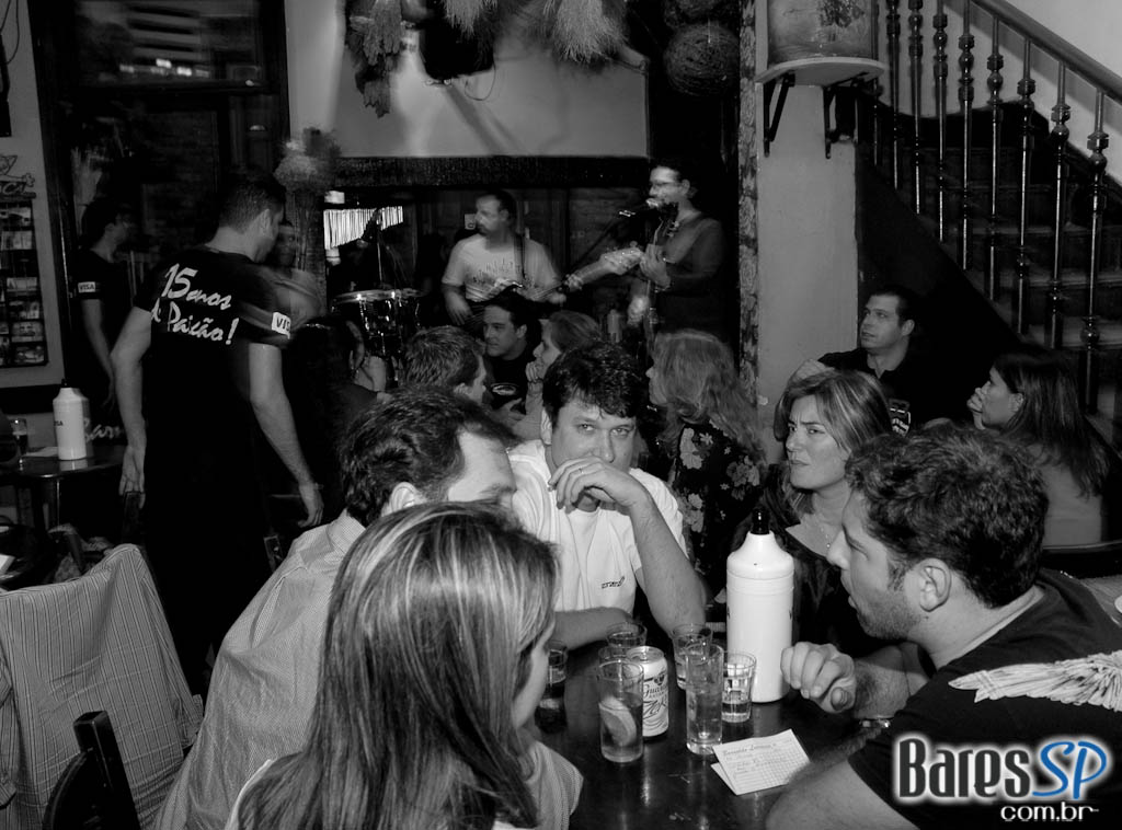 Vozes da MPB animam véspera de feriado no Barnaldo Lucrécia Vozes da MPB animam véspera de feriado no Barnaldo Lucrécia