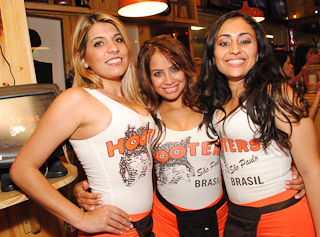 Inauguração do novo Restaurante Hooters em São Paulo