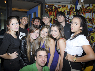 Sábado agitado no Bar Favela