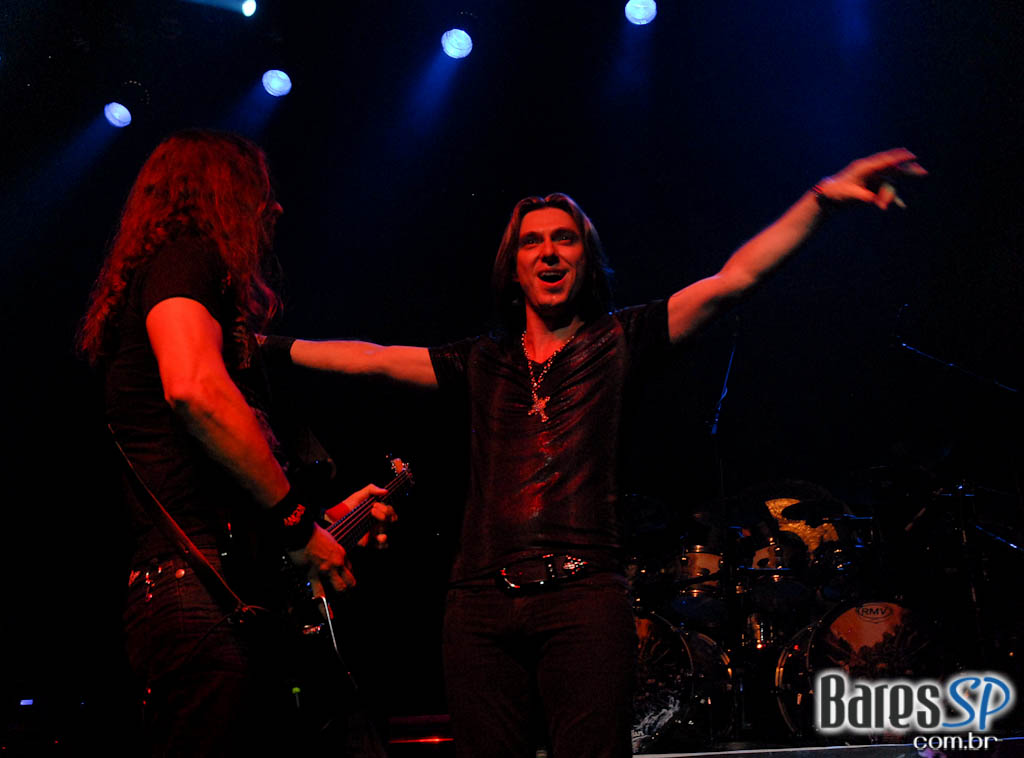 Angra faz show da turnê 'Aqua' no Citibank Hall Angra faz show da turnê 'Aqua' no Citibank Hall