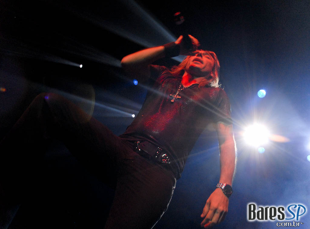 Angra faz show da turnê 'Aqua' no Citibank Hall Angra faz show da turnê 'Aqua' no Citibank Hall