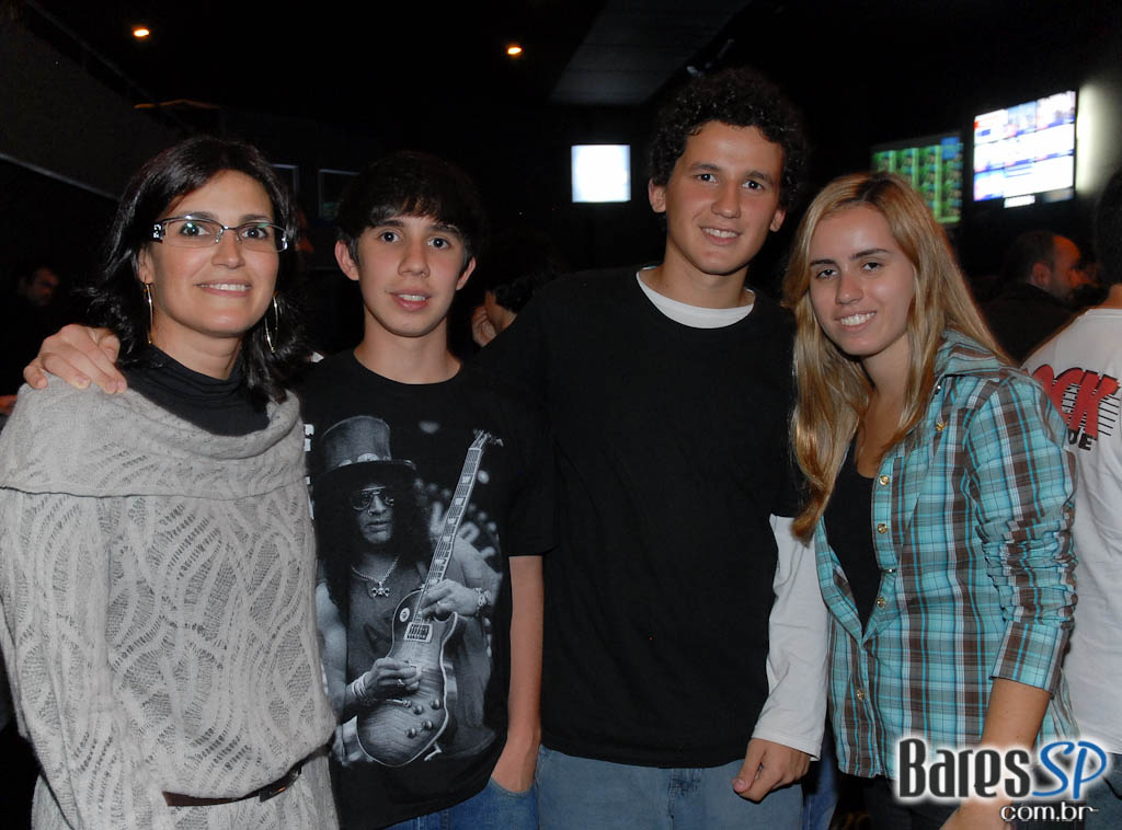 Angra faz show da turnê 'Aqua' no Citibank Hall Angra faz show da turnê 'Aqua' no Citibank Hall