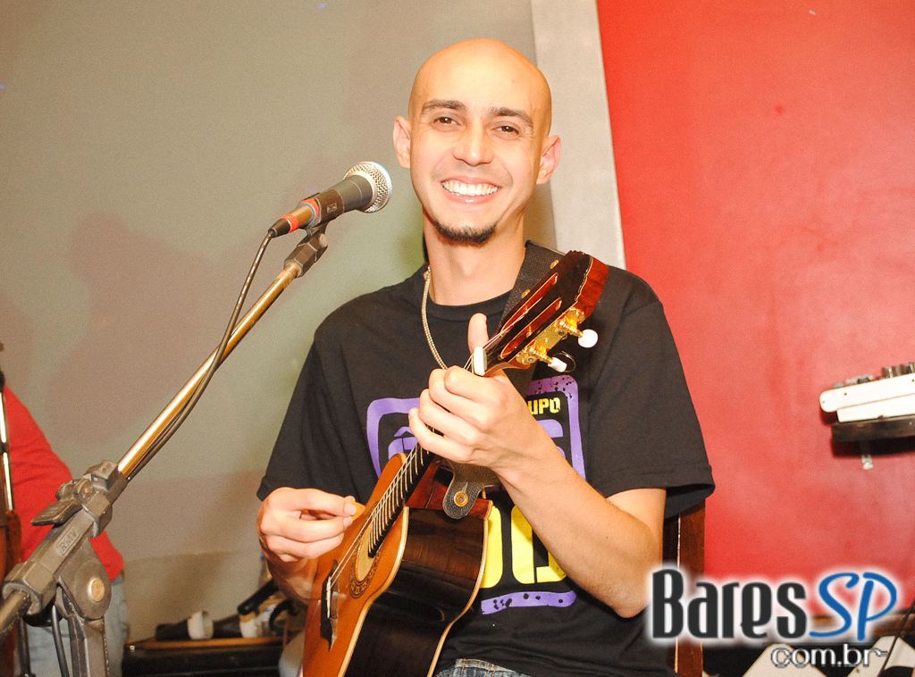 Música ao Vivo no O Botequim Música ao Vivo no O Botequim