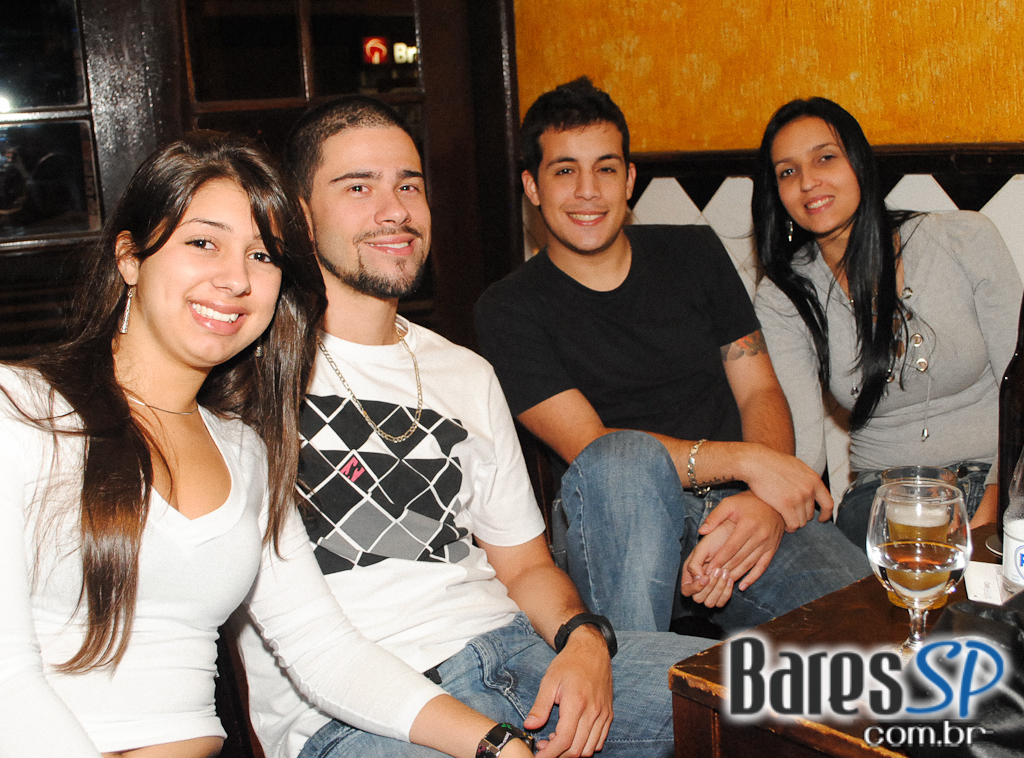 Música ao Vivo no O Botequim Música ao Vivo no O Botequim