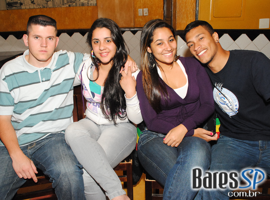 Música ao Vivo no O Botequim Música ao Vivo no O Botequim