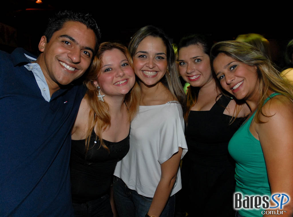 Noite com sucessos do Pop latino no Rey Castro Noite com sucessos do Pop latino no Rey Castro