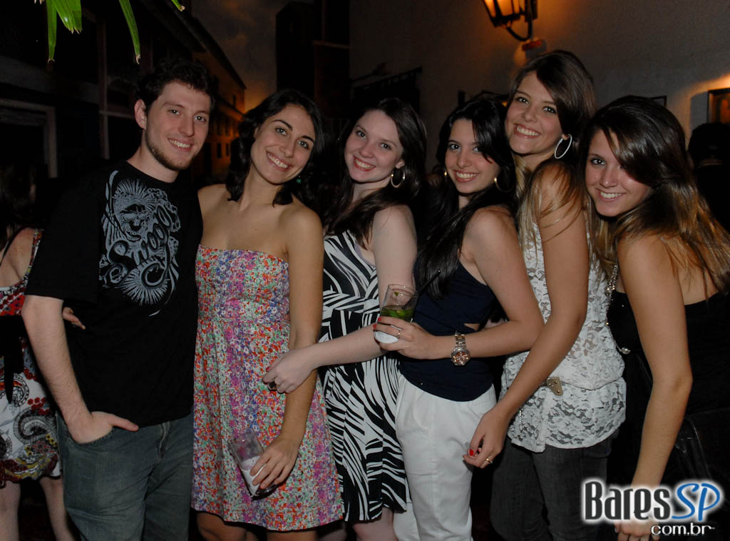 Noite com sucessos do Pop latino no Rey Castro Noite com sucessos do Pop latino no Rey Castro