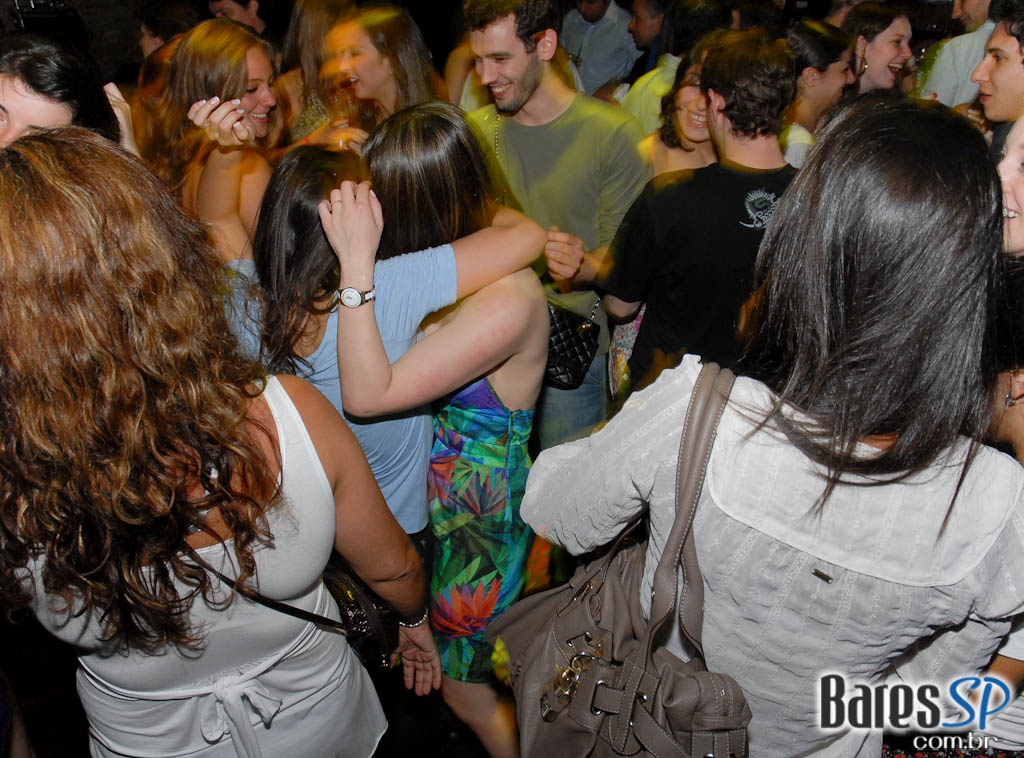 Noite com sucessos do Pop latino no Rey Castro Noite com sucessos do Pop latino no Rey Castro