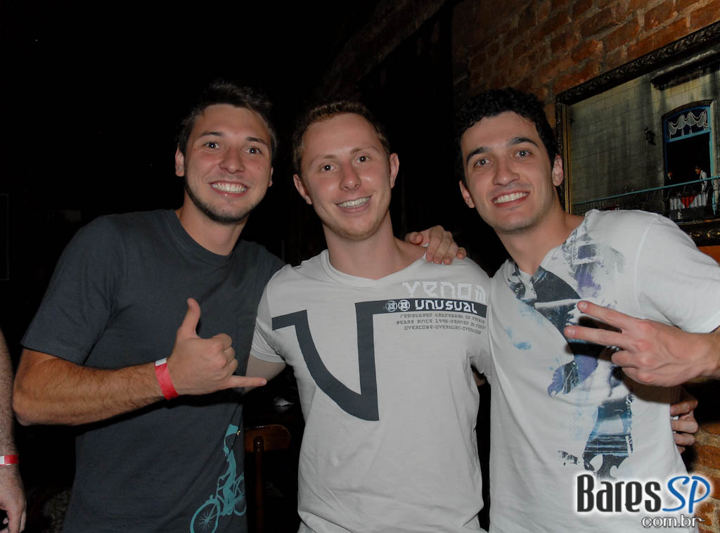 Noite com sucessos do Pop latino no Rey Castro Noite com sucessos do Pop latino no Rey Castro