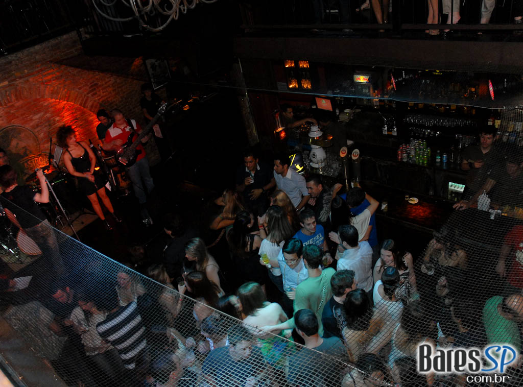 Noite com sucessos do Pop latino no Rey Castro Noite com sucessos do Pop latino no Rey Castro