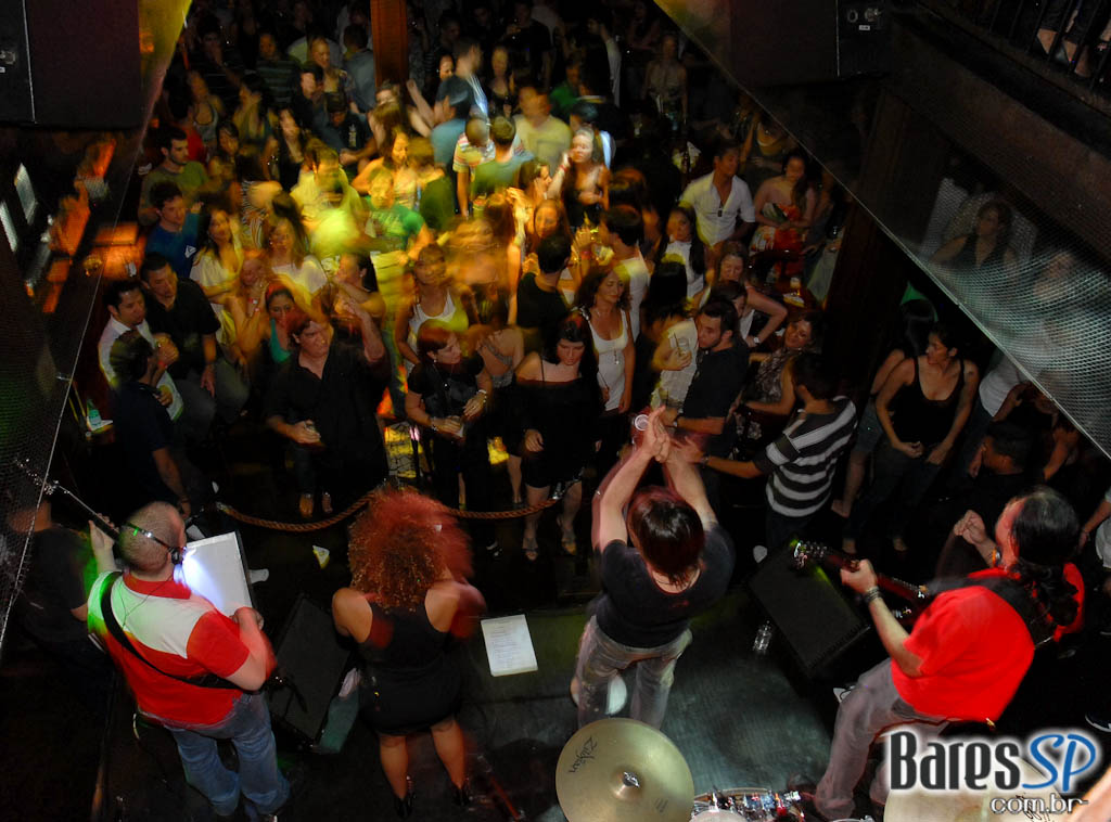 Noite com sucessos do Pop latino no Rey Castro Noite com sucessos do Pop latino no Rey Castro