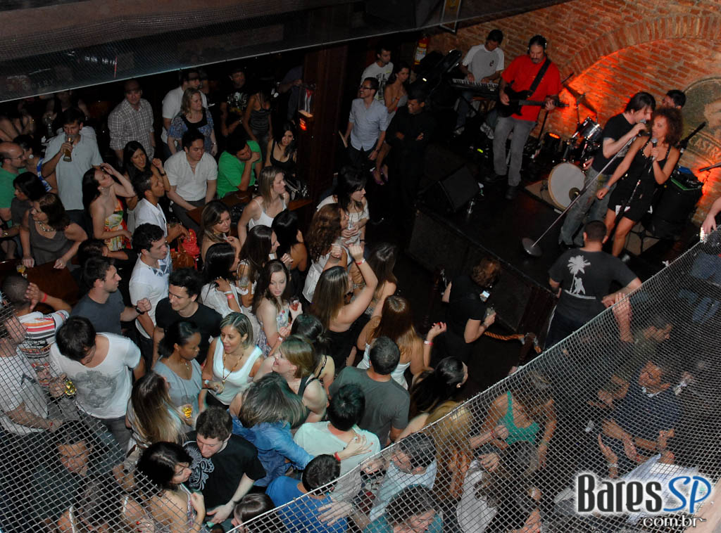 Noite com sucessos do Pop latino no Rey Castro Noite com sucessos do Pop latino no Rey Castro
