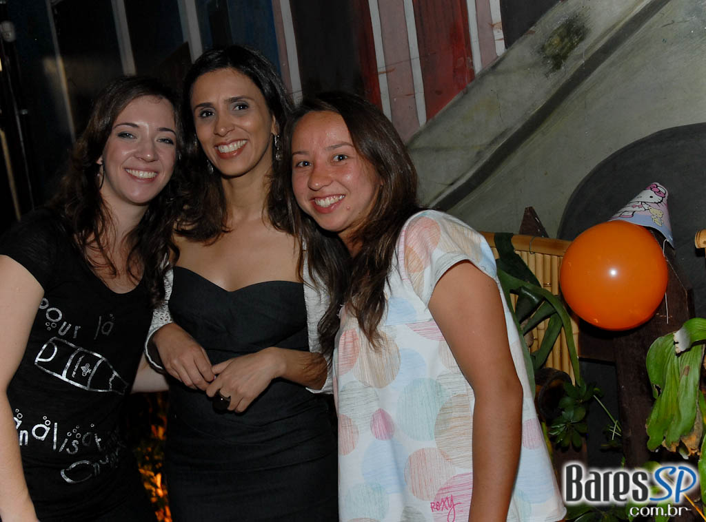 Noite com sucessos do Pop latino no Rey Castro Noite com sucessos do Pop latino no Rey Castro