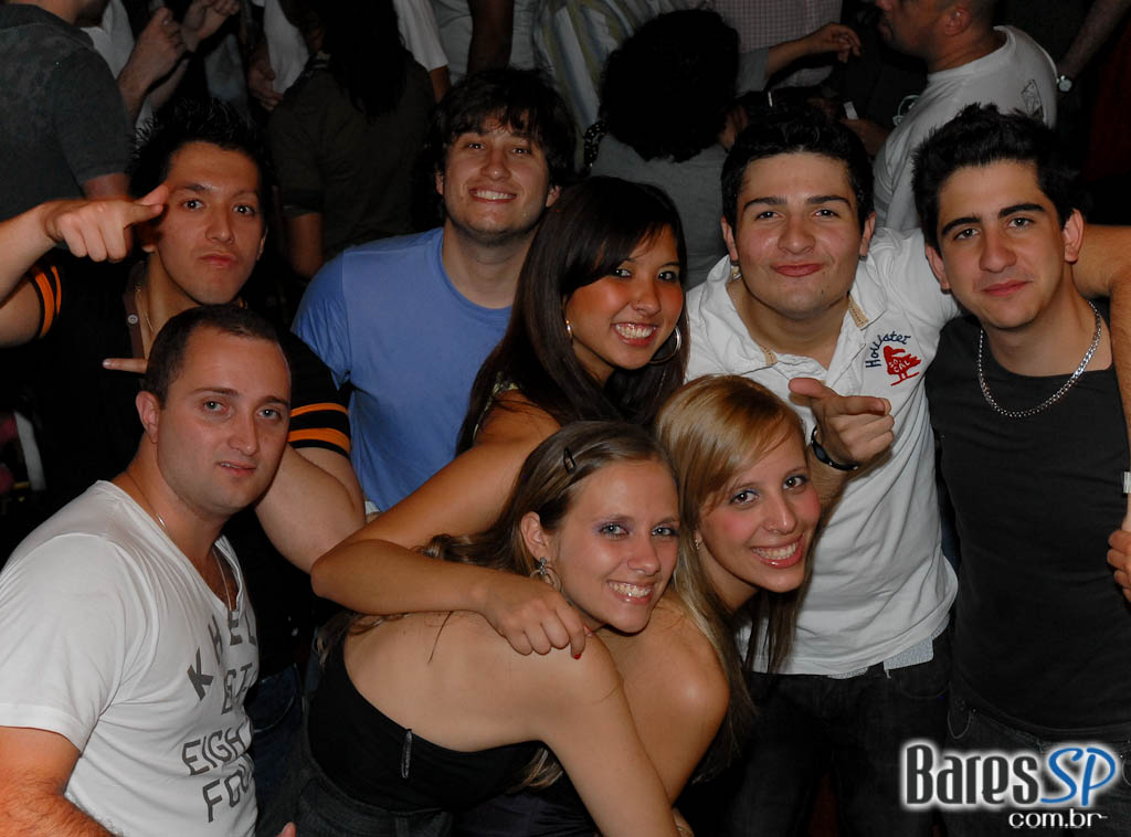 Noite com sucessos do Pop latino no Rey Castro Noite com sucessos do Pop latino no Rey Castro