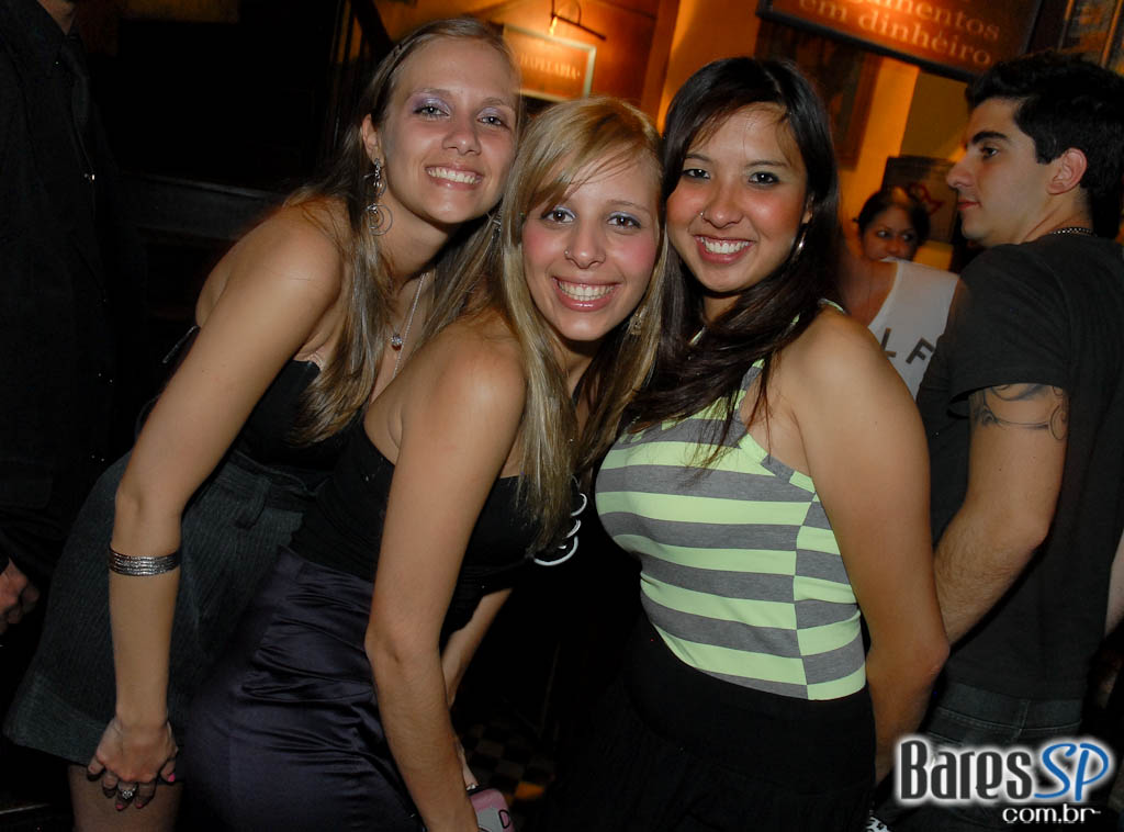 Noite com sucessos do Pop latino no Rey Castro Noite com sucessos do Pop latino no Rey Castro
