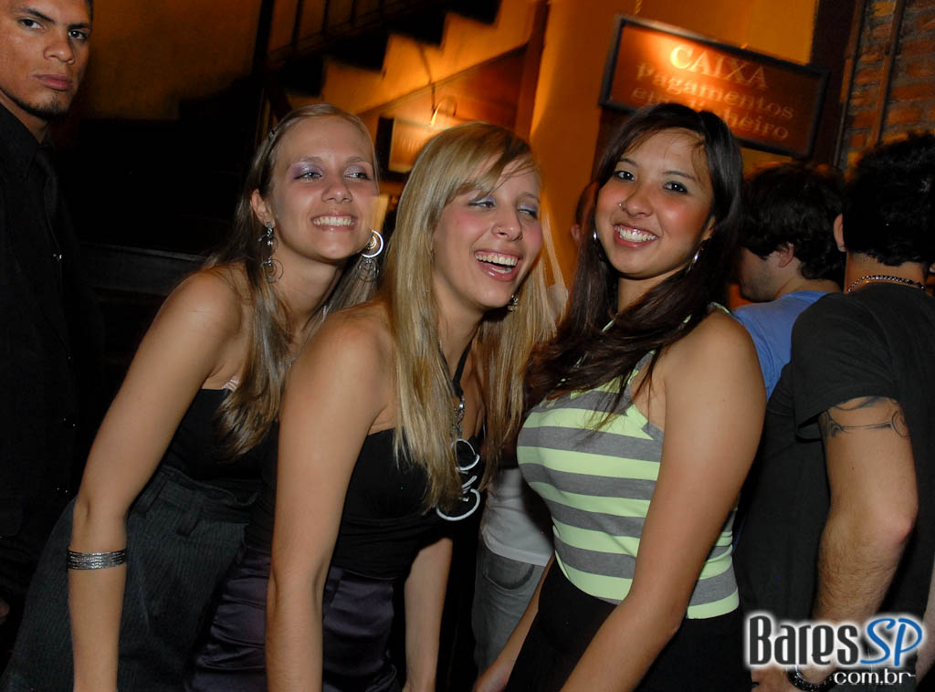 Noite com sucessos do Pop latino no Rey Castro Noite com sucessos do Pop latino no Rey Castro