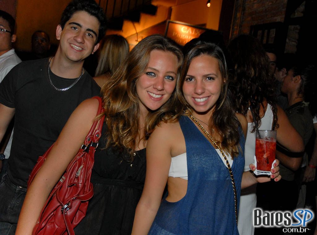Noite com sucessos do Pop latino no Rey Castro Noite com sucessos do Pop latino no Rey Castro