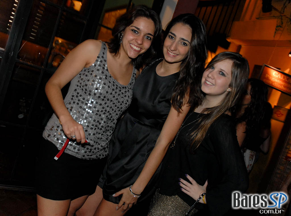 Noite com sucessos do Pop latino no Rey Castro Noite com sucessos do Pop latino no Rey Castro