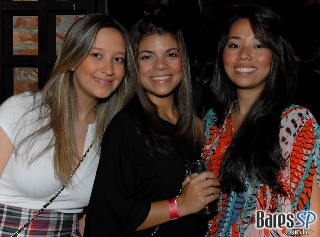 Noite com sucessos do Pop latino no Rey Castro Noite com sucessos do Pop latino no Rey Castro