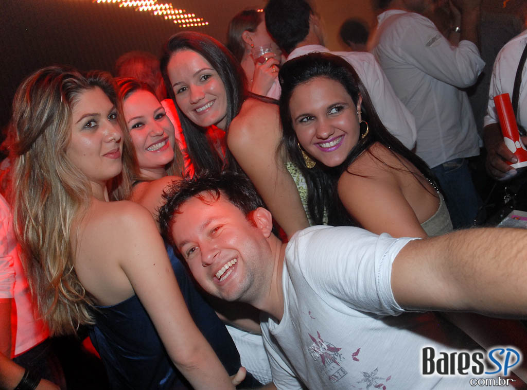 Pucci comemora 11 anos no Terraço Daslu Pucci comemora 11 anos no Terraço Daslu