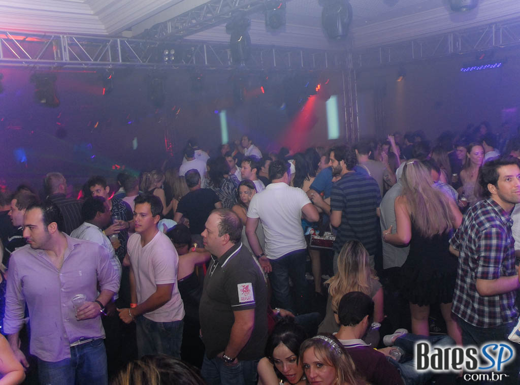 Pucci comemora 11 anos no Terraço Daslu Pucci comemora 11 anos no Terraço Daslu