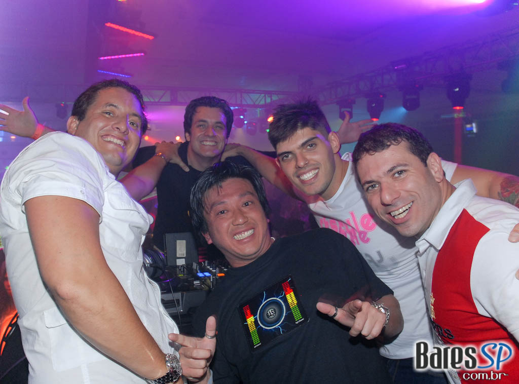 Pucci comemora 11 anos no Terraço Daslu Pucci comemora 11 anos no Terraço Daslu