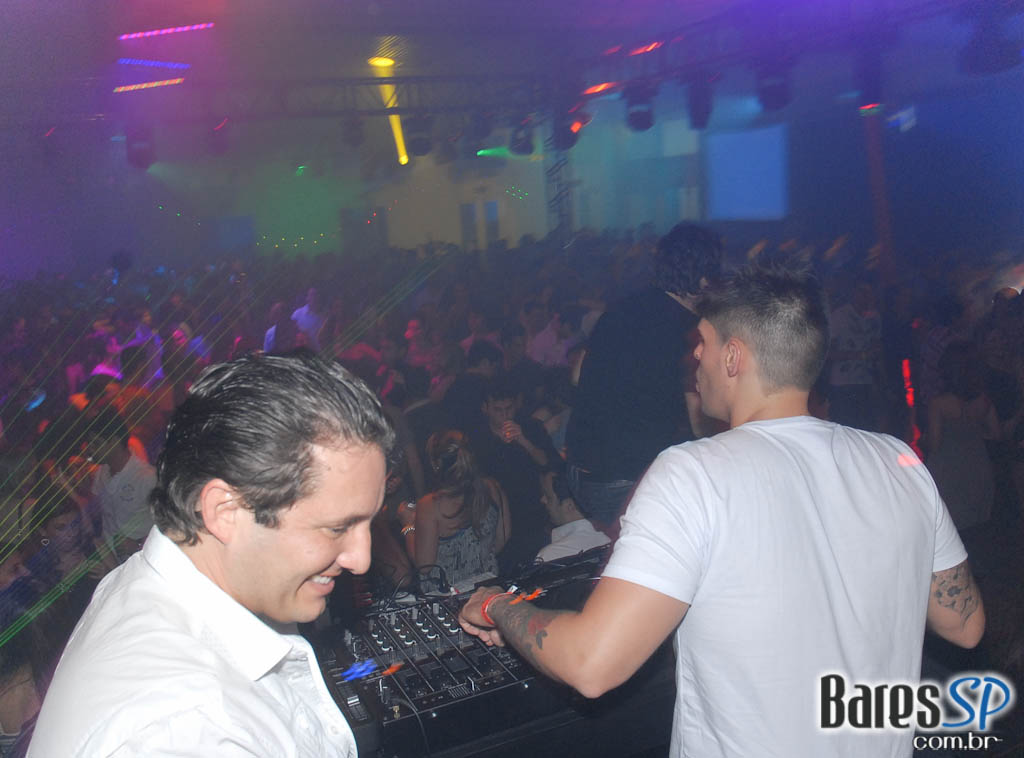 Pucci comemora 11 anos no Terraço Daslu Pucci comemora 11 anos no Terraço Daslu