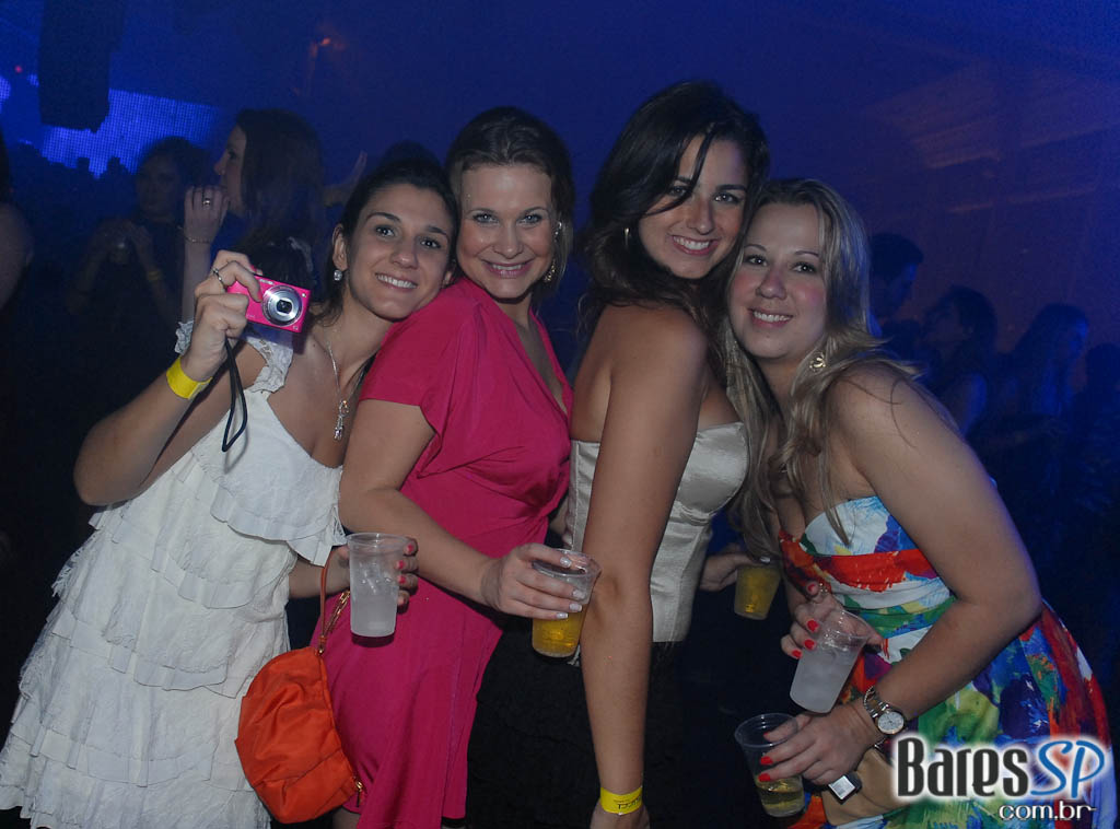 Pucci comemora 11 anos no Terraço Daslu Pucci comemora 11 anos no Terraço Daslu