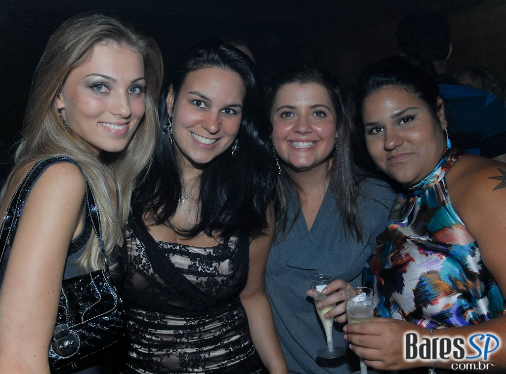 Pucci comemora 11 anos no Terraço Daslu Pucci comemora 11 anos no Terraço Daslu