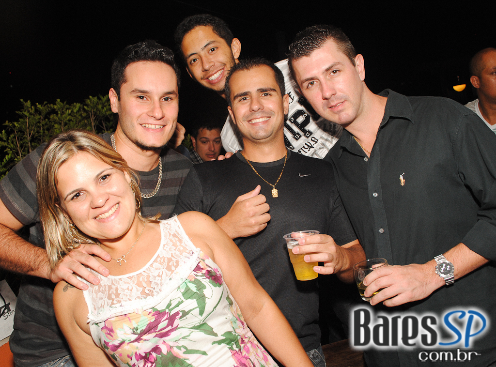 Noite da Brilhantina, Vamos relembrar juntos a época da discoteca e curtir muito nesta noite... Noite da Brilhantina, Vamos relembrar juntos a época da discoteca e curtir muito nesta noite...
