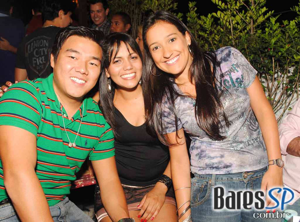 Noite da Brilhantina, Vamos relembrar juntos a época da discoteca e curtir muito nesta noite... Noite da Brilhantina, Vamos relembrar juntos a época da discoteca e curtir muito nesta noite...
