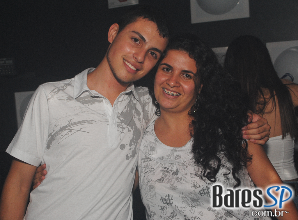 Noite da Brilhantina, Vamos relembrar juntos a época da discoteca e curtir muito nesta noite... Noite da Brilhantina, Vamos relembrar juntos a época da discoteca e curtir muito nesta noite...