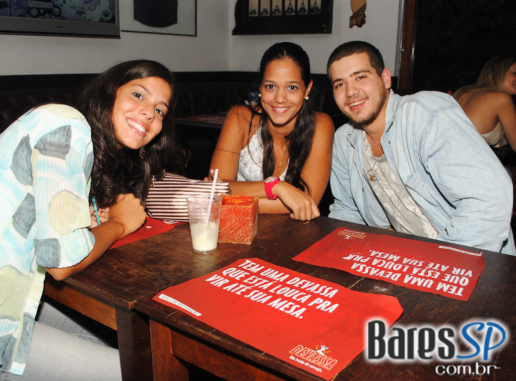 Noite da Brilhantina, Vamos relembrar juntos a época da discoteca e curtir muito nesta noite... Noite da Brilhantina, Vamos relembrar juntos a época da discoteca e curtir muito nesta noite...