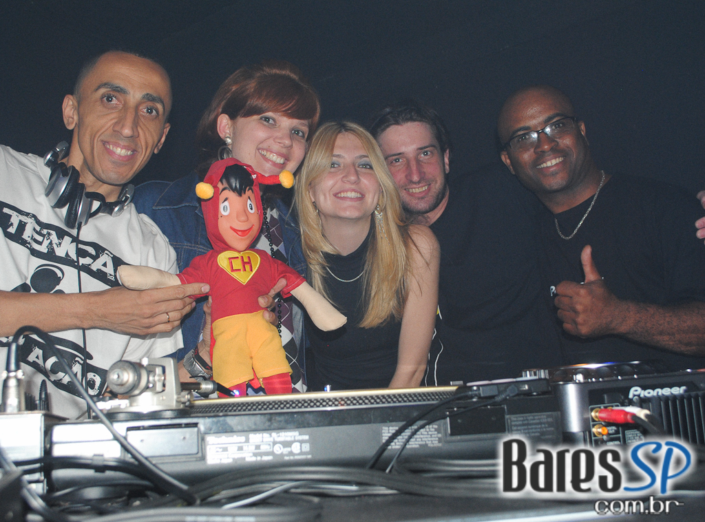 Noite da Brilhantina, Vamos relembrar juntos a época da discoteca e curtir muito nesta noite... Noite da Brilhantina, Vamos relembrar juntos a época da discoteca e curtir muito nesta noite...