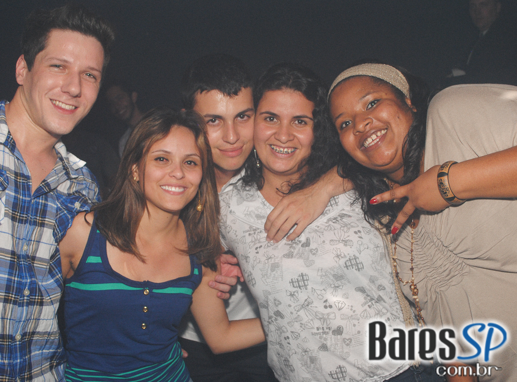 Noite da Brilhantina, Vamos relembrar juntos a época da discoteca e curtir muito nesta noite... Noite da Brilhantina, Vamos relembrar juntos a época da discoteca e curtir muito nesta noite...