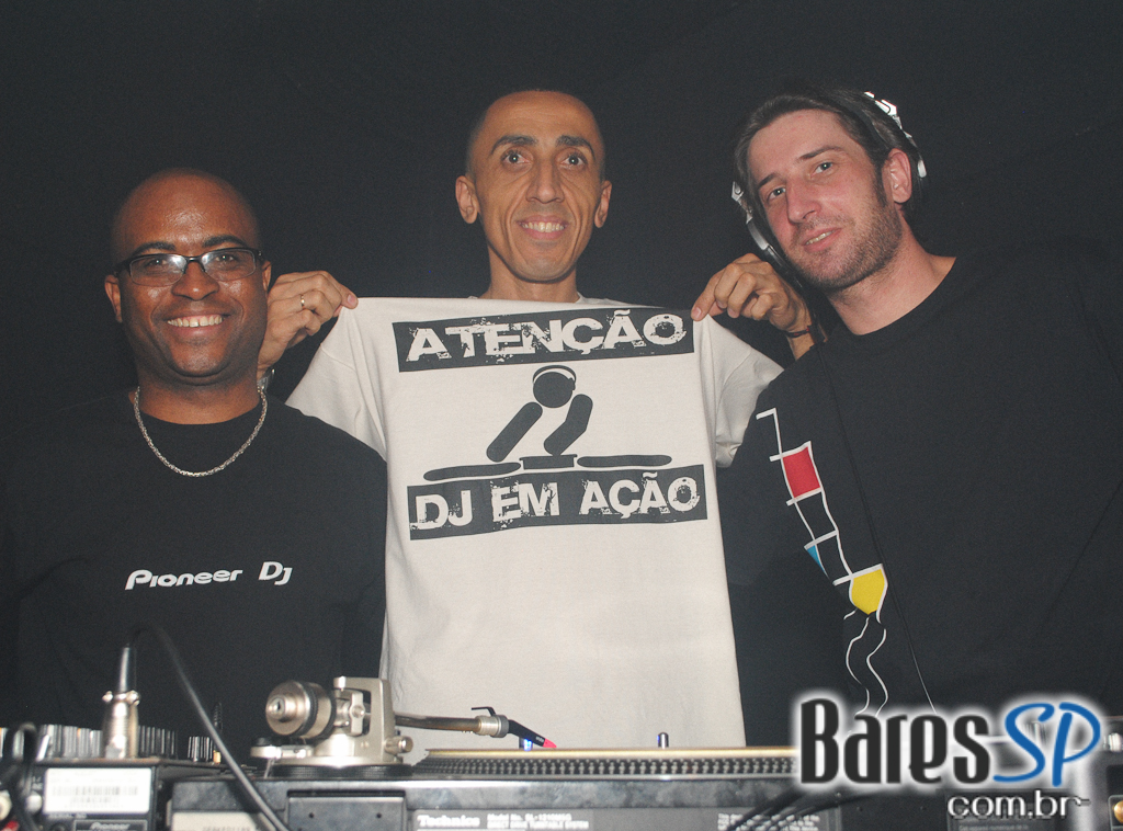 Noite da Brilhantina, Vamos relembrar juntos a época da discoteca e curtir muito nesta noite... Noite da Brilhantina, Vamos relembrar juntos a época da discoteca e curtir muito nesta noite...