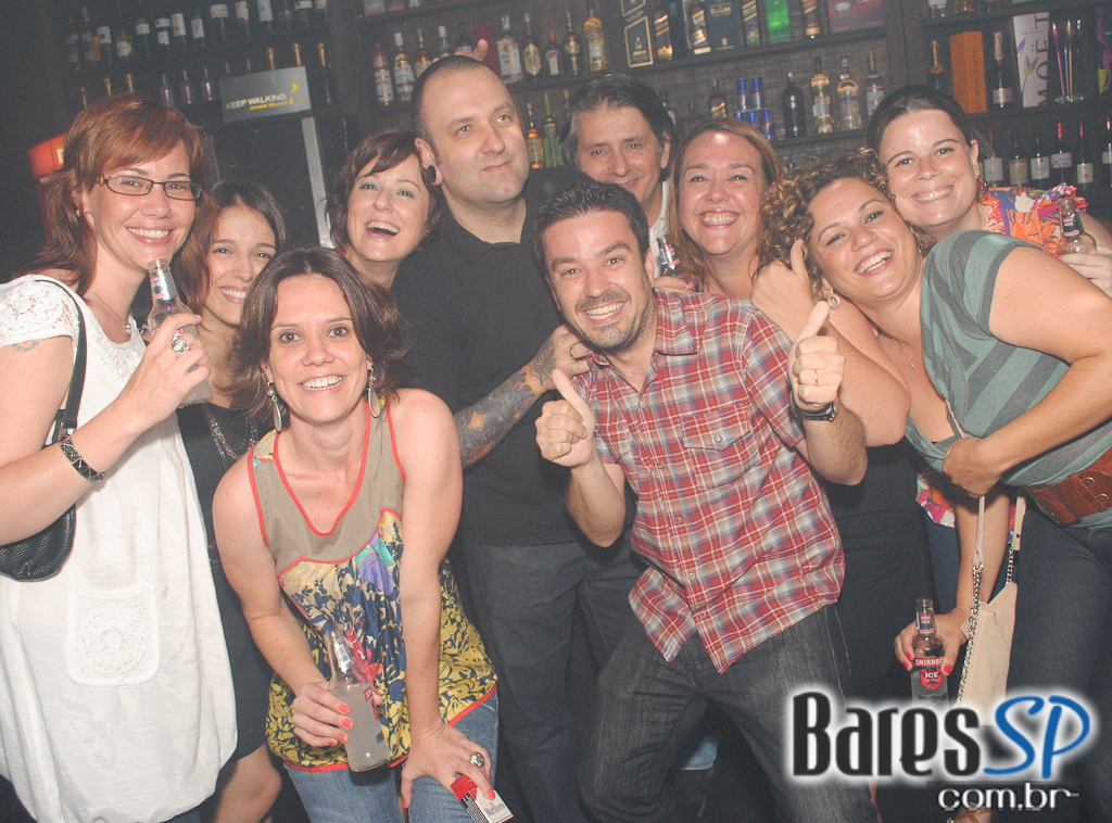 Noite da Brilhantina, Vamos relembrar juntos a época da discoteca e curtir muito nesta noite... Noite da Brilhantina, Vamos relembrar juntos a época da discoteca e curtir muito nesta noite...