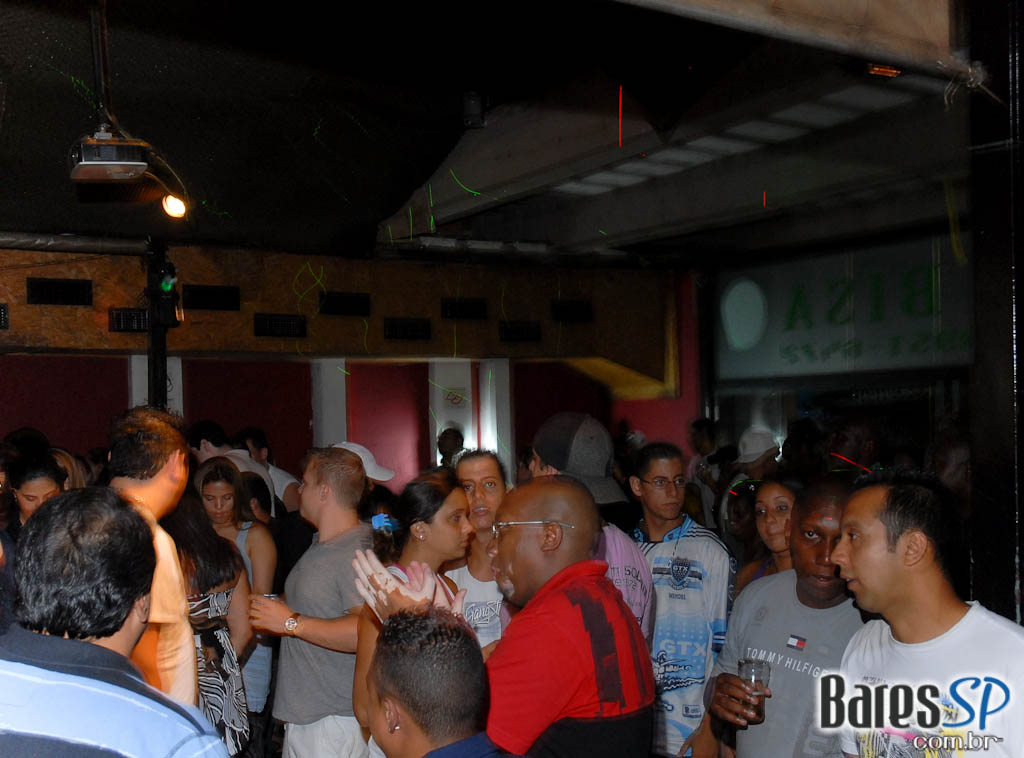 Sábado é dia de feijoada e pagode na Casa da Bisa Sábado é dia de feijoada e pagode na Casa da Bisa