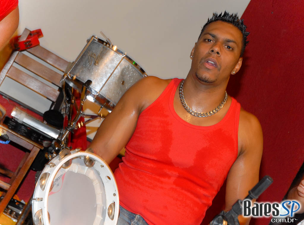 Sábado é dia de feijoada e pagode na Casa da Bisa Sábado é dia de feijoada e pagode na Casa da Bisa