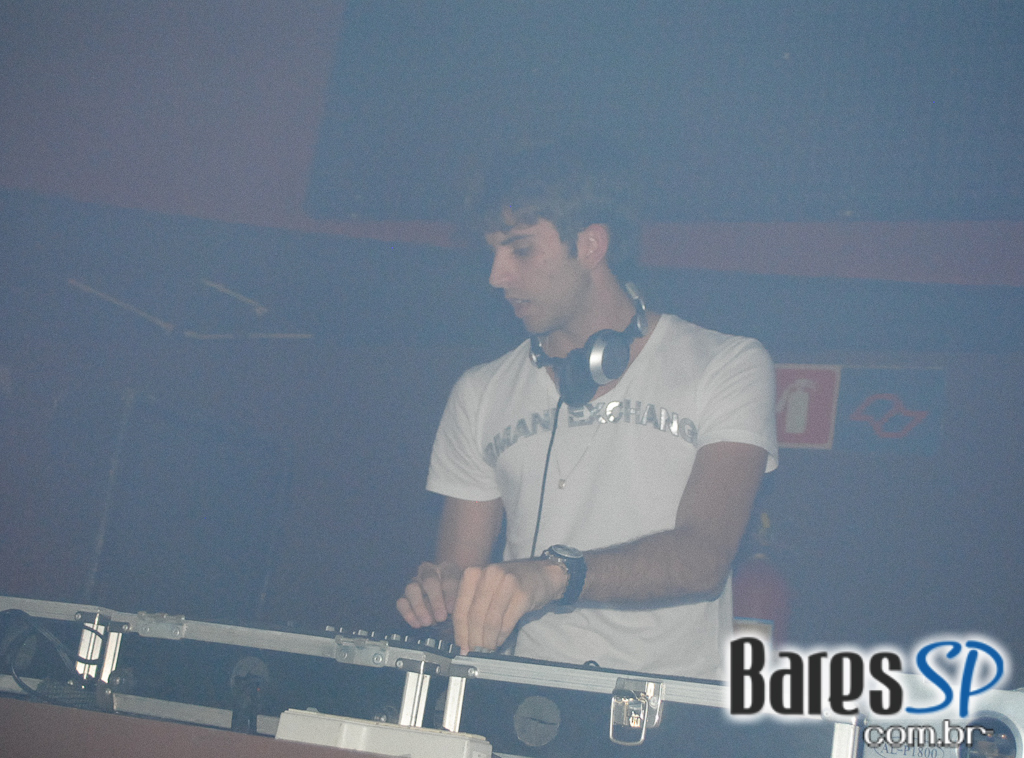 Noite dedicada a House Music no Cabaret Noite dedicada a House Music no Cabaret