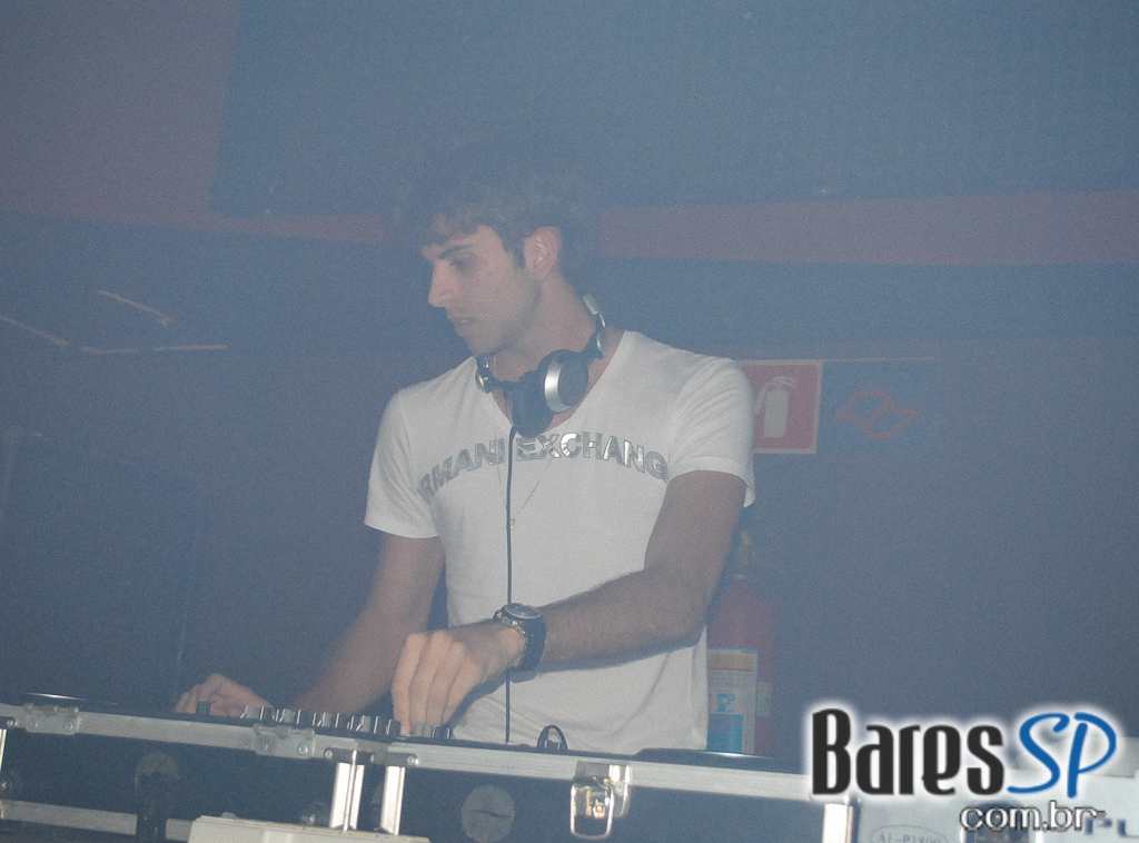 Noite dedicada a House Music no Cabaret Noite dedicada a House Music no Cabaret