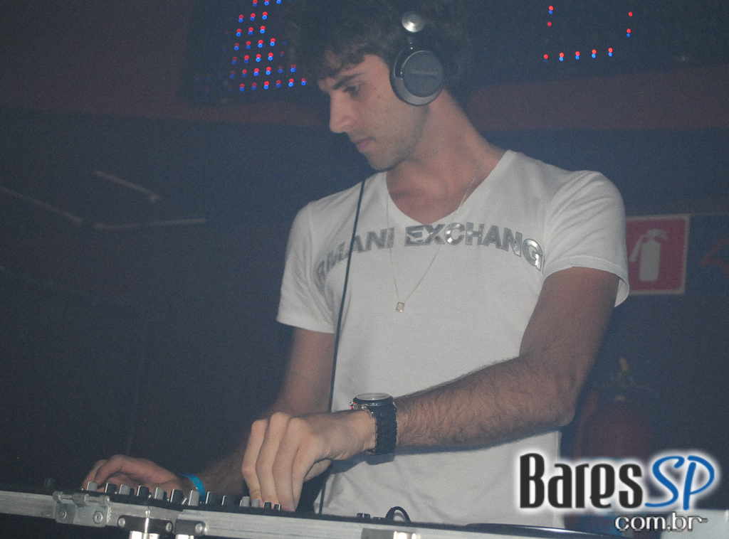 Noite dedicada a House Music no Cabaret Noite dedicada a House Music no Cabaret