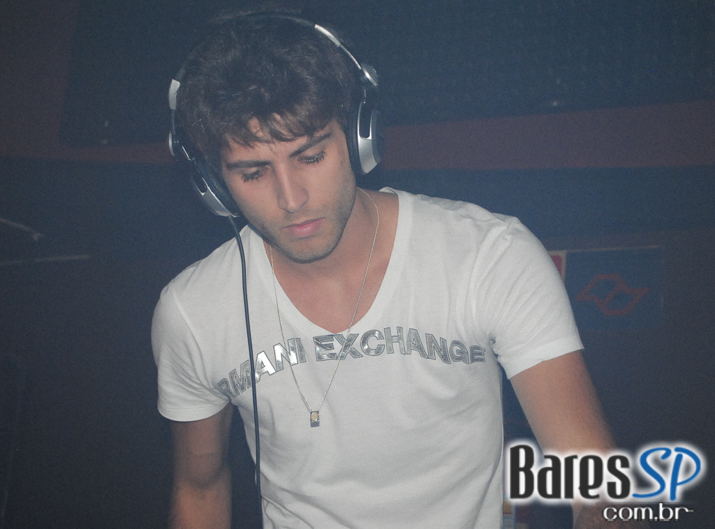 Noite dedicada a House Music no Cabaret Noite dedicada a House Music no Cabaret