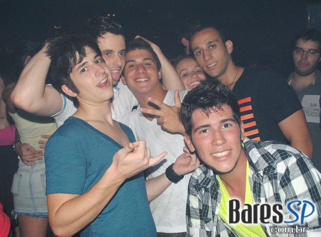 Noite dedicada a House Music no Cabaret Noite dedicada a House Music no Cabaret