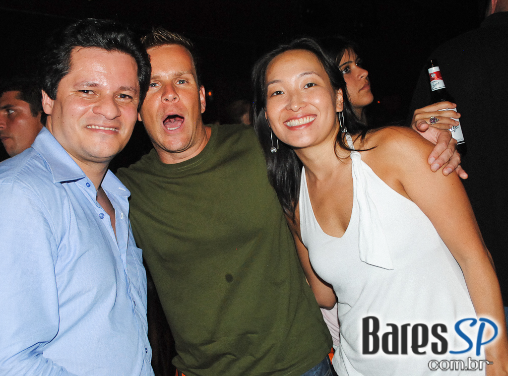 Noite com sucessos do Pop latino no Rey Castro Noite com sucessos do Pop latino no Rey Castro