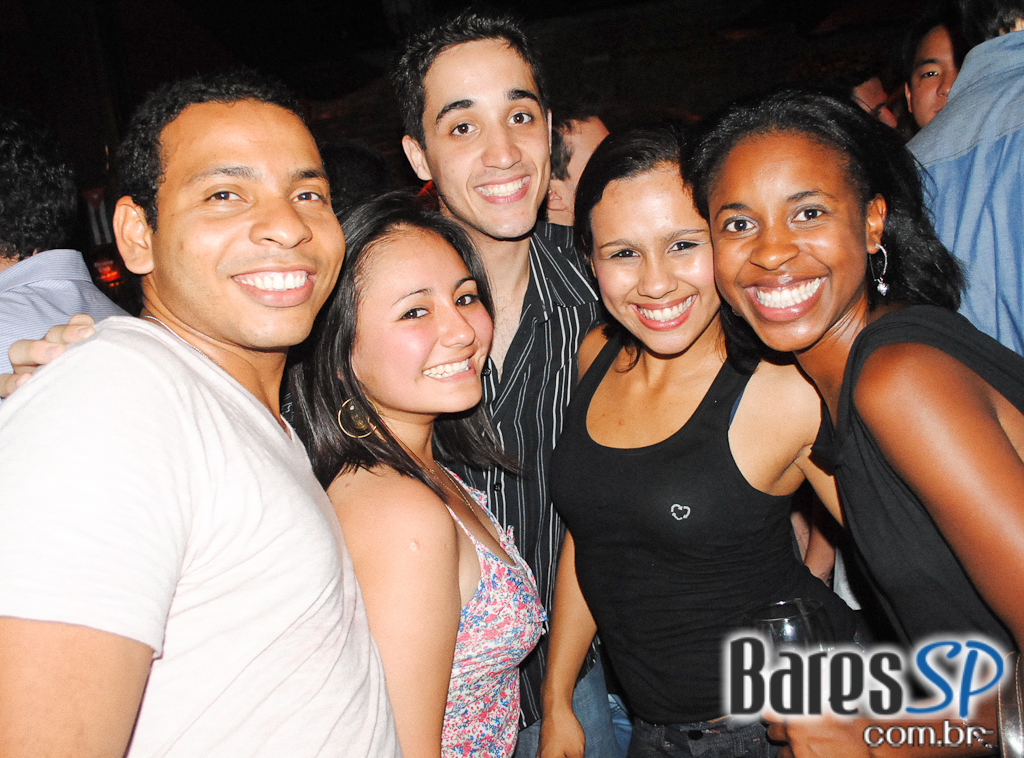 Noite com sucessos do Pop latino no Rey Castro Noite com sucessos do Pop latino no Rey Castro