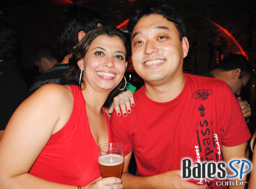 Noite com sucessos do Pop latino no Rey Castro Noite com sucessos do Pop latino no Rey Castro