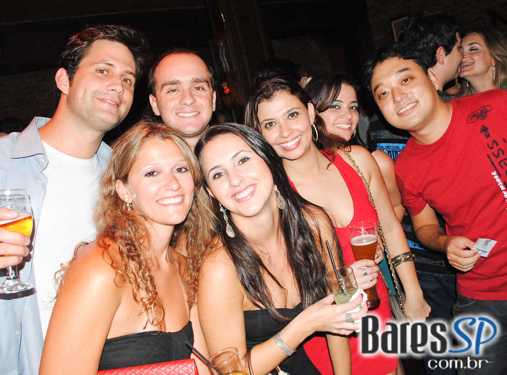 Noite com sucessos do Pop latino no Rey Castro Noite com sucessos do Pop latino no Rey Castro