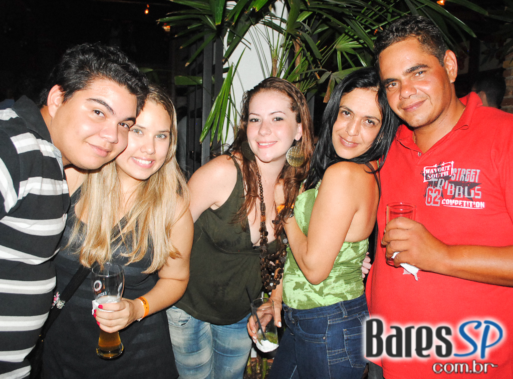 Noite com sucessos do Pop latino no Rey Castro Noite com sucessos do Pop latino no Rey Castro